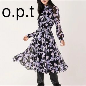 o.p.t by Few Moda on the run dress long sleeve